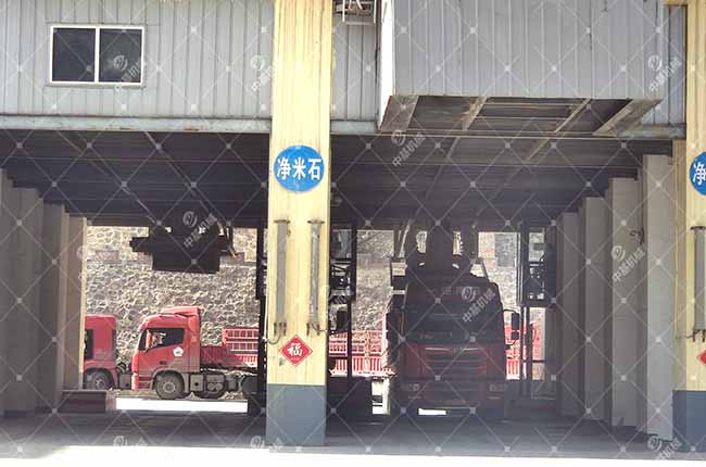 卸(xie)料散装(zhuang)机现场案(an)例